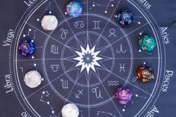 las-diferencias-entre-tarot-y-astrologia