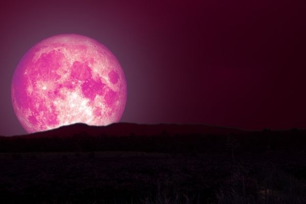 ritual con la luna rosa de abril