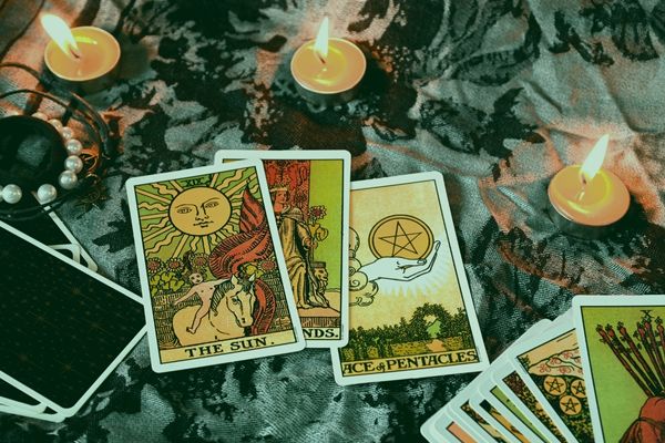 ritual que purifica y protege las cartas del tarot