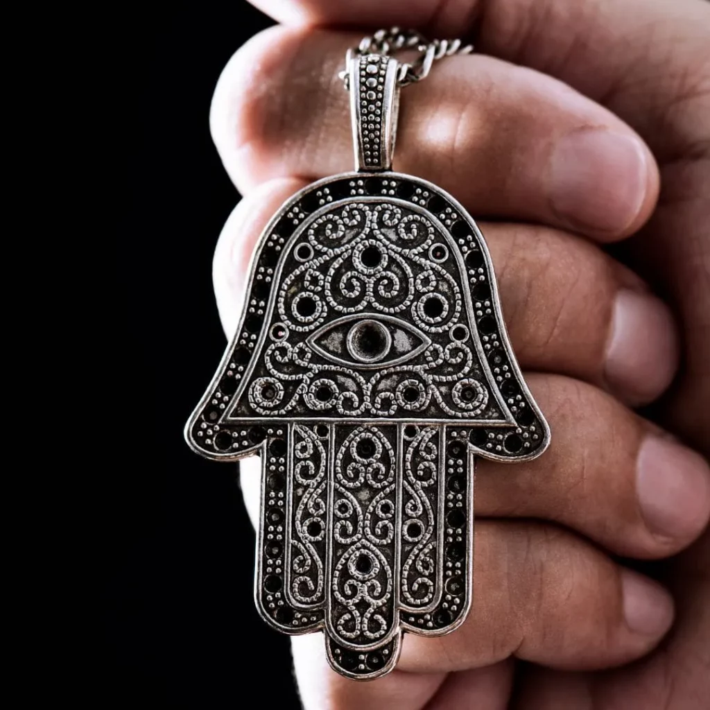 indio-amazonico-amuletos-de-proteccion-en-chicago-il